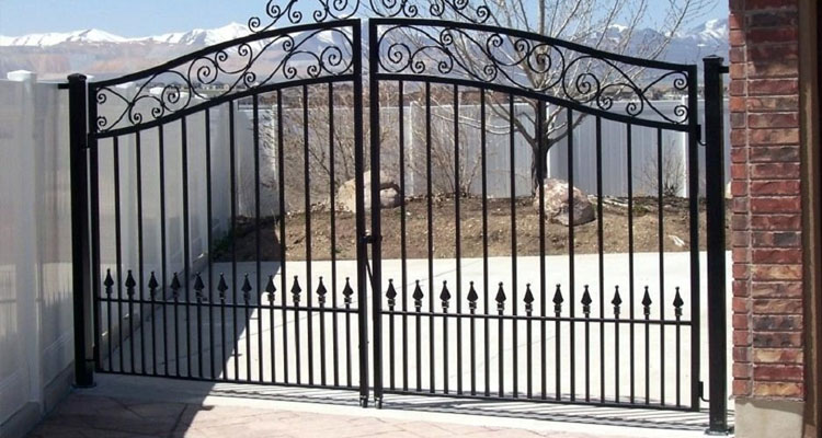 Electric Driveway Gate Installation in Van Nuys